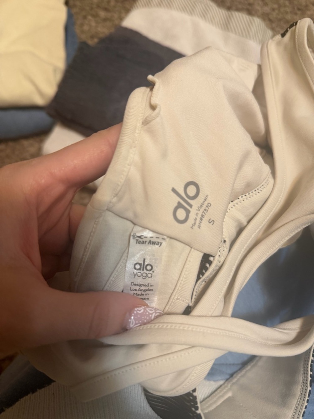 Alo Yoga Electric Sports Bra in bone - Picture 5 of 5
